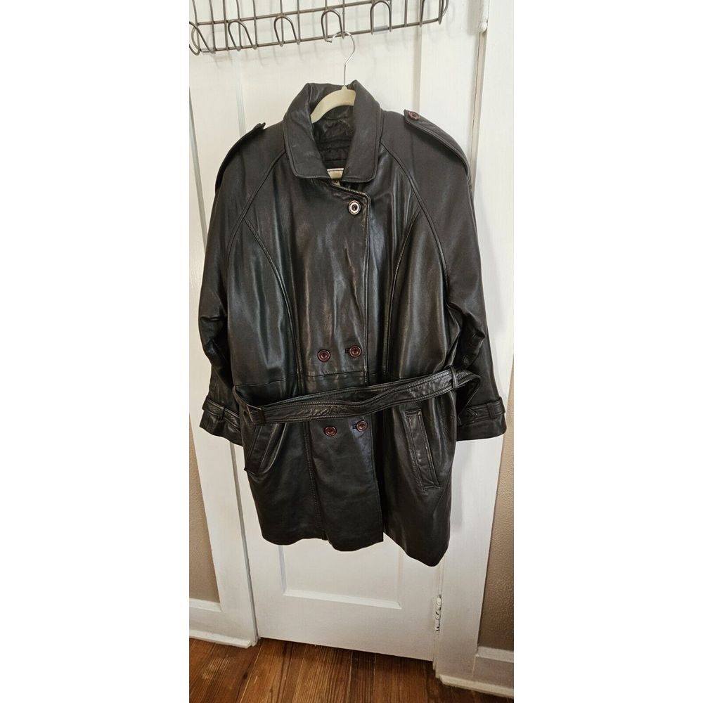 Silhouettes100% Soft Leather Overcoat Black double breasted belted sz 1X quilted